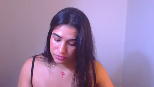shyness_alice's Live XXX Chat