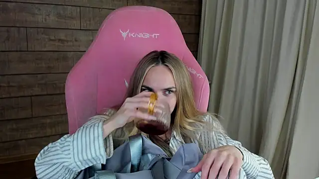 Chat +18 de AnitaVenture ao vivo