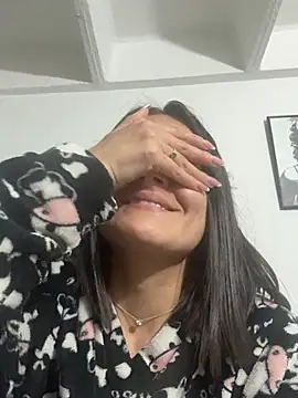 Alice_milf_'s Live XXX Chat