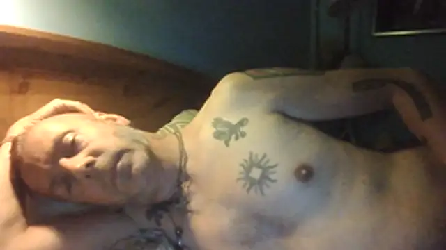 Živý XXX chat SHARPSkinhead