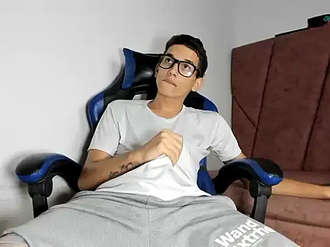Steel_jheder live XXX chat