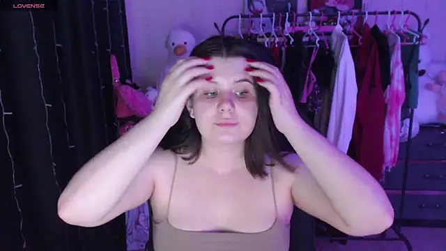 AmyVibess' Live XXX Chat