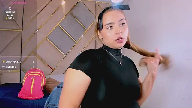 دردشة MikaelaStone الجنسية المباشرة
