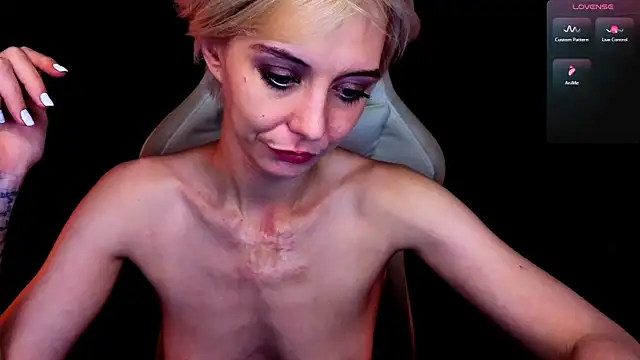 Blondice Chat XXX in diretta