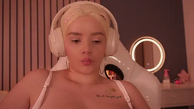 bella_adams_ Chat XXX in diretta