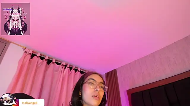 צ'אט XXX ב שידור חי של Molly_A