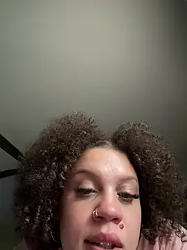 Chatroom XXX en direct de QueenNuttCollector