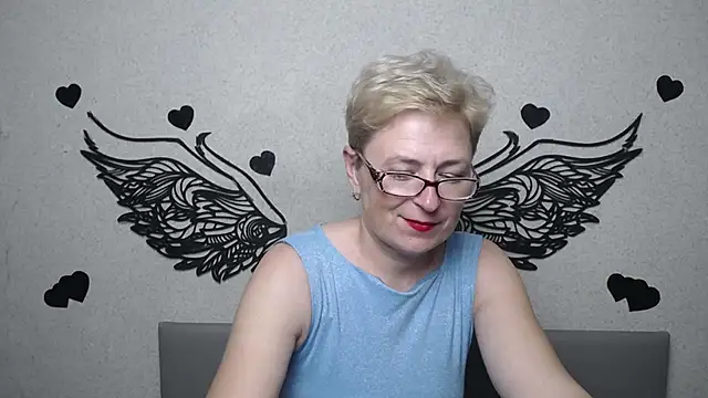 EmiliaGree Live XXX Chat