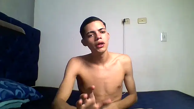 Latinos_2001 Adlı Modelin Canlı XXX Sohbeti