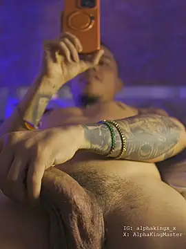 AlphaMasterXxx XXX чат на живо