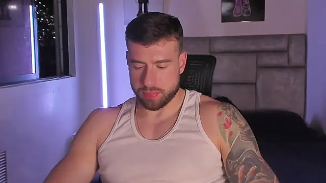paul_rogerr Adlı Modelin Canlı XXX Sohbeti