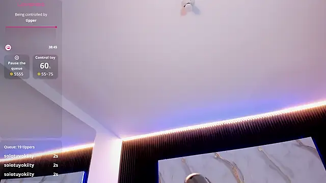 Saara_CorralessのライブXXXチャット