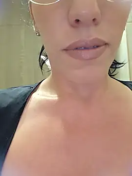 Chat XXX ao vivo de Lyaaa27