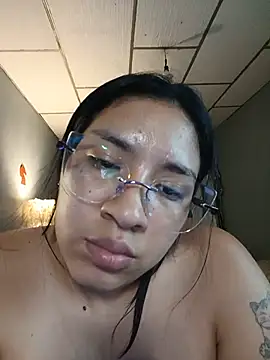 XXX chat uživo modela Danelyhit