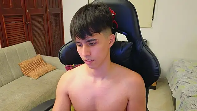 carl_dixon Adlı Modelin Canlı XXX Sohbeti