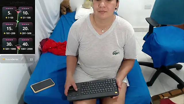 LAURA_Foxht: απευθείας συνομιλία ΧΧΧ