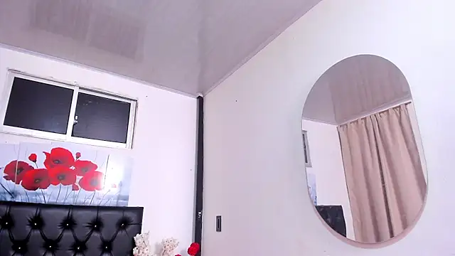pinky_f00x's Live XXX Chat