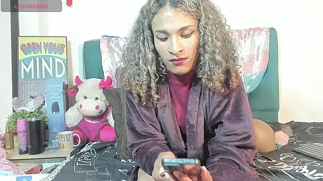 StefanyMiler Show in webcam