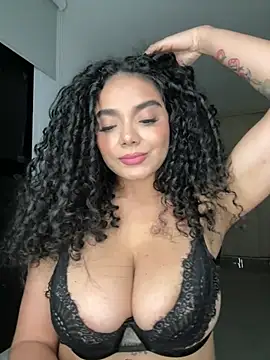 Curlyierr Live XXX Chat