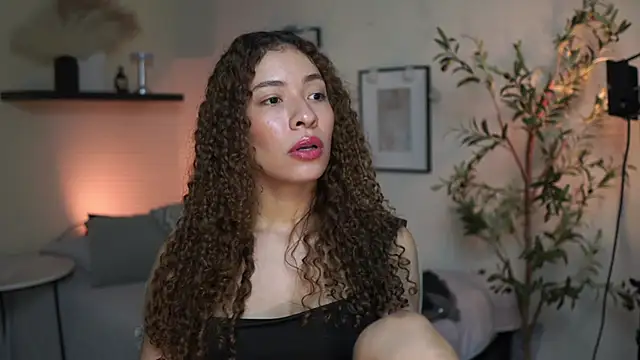 Chat +18 de isabella-garcia- ao vivo