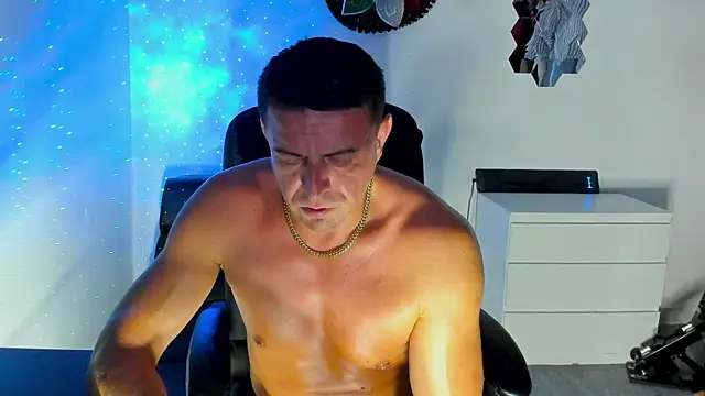 petr37pol Chat XXX in diretta