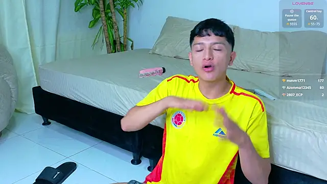 SaNti_ll Adlı Modelin Web Kamerası Şovu