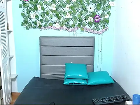 casandraroberthrs707n Live XXX chat