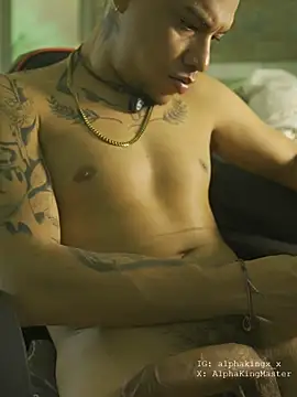 AlphaMasterXxx élő XXX-chatje