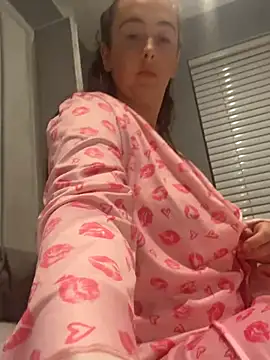 Czat XXX na żywo – BrunetteBarbieXx_