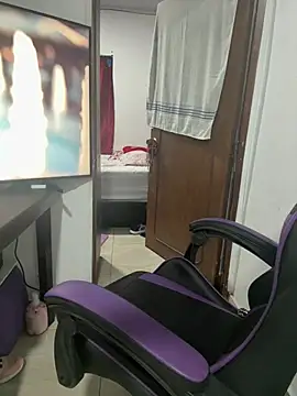 Chat +18 de Lovelipsbig ao vivo
