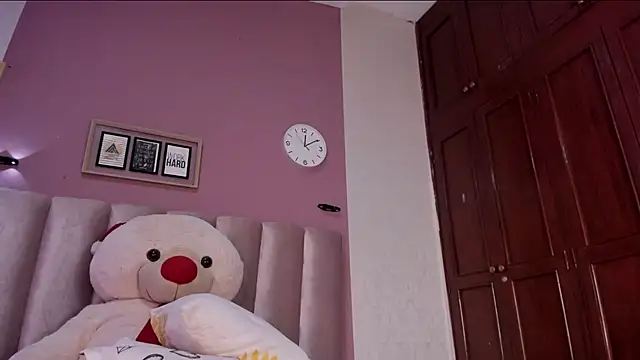 Chat +18 de ORIANNA_21 ao vivo