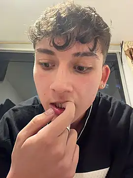 Chat +18 de OLIVER_K ao vivo