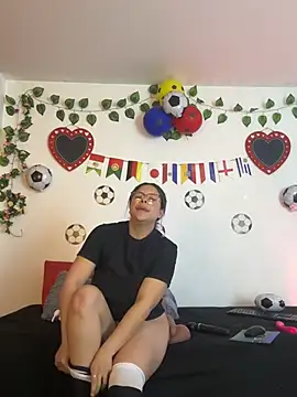 MiaCollinssx Adlı Modelin Canlı XXX Sohbeti