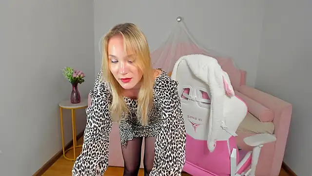 Živý XXX chat ElaraVoltage