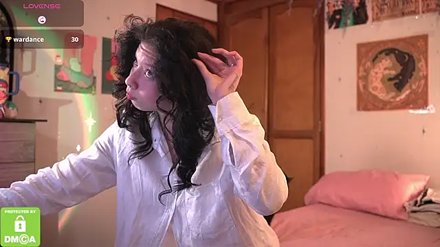 Katyroronoa élő XXX-chatje