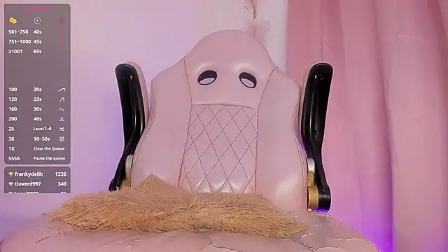 Mia_royal 在線直播表演