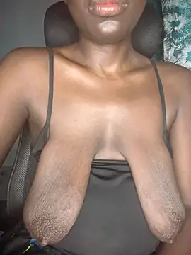 Saggy_boobs 现场XXX聊天
