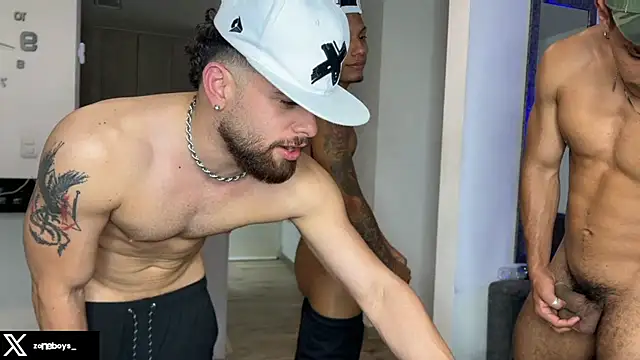 zoneboys Show in webcam