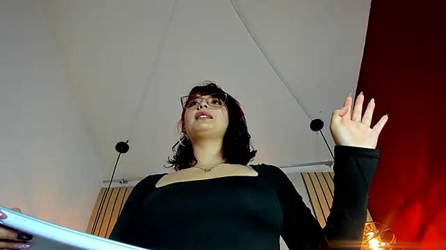 Онлайн чат XXX Ela_Queens