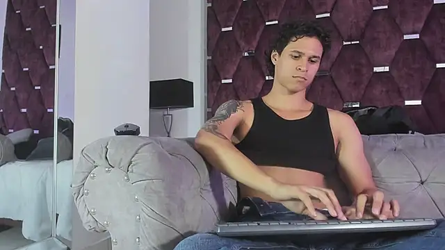 TonyBenedetti's Live XXX Chat