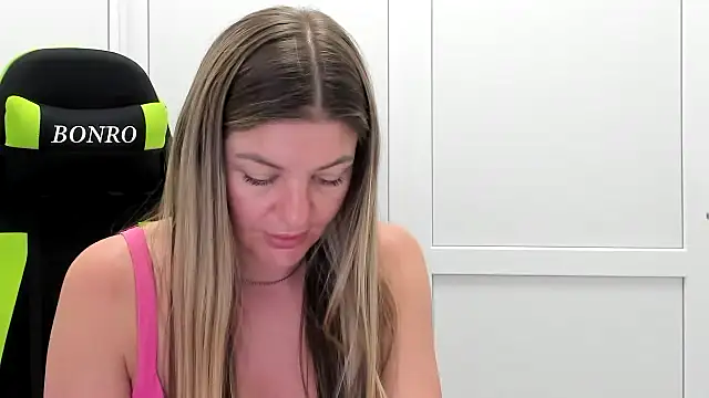 Chat XXX en directo de MiaSummerr_