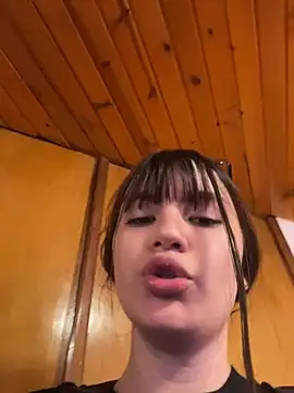 Angela_pink18 élő XXX-chatje