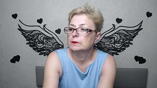 EmiliaGree Chat XXX live