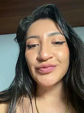 Charlottee01-'s Live XXX Chat