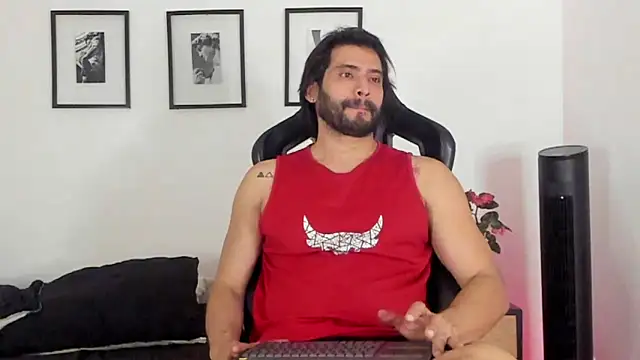 Dereck_vega élő XXX-chatje