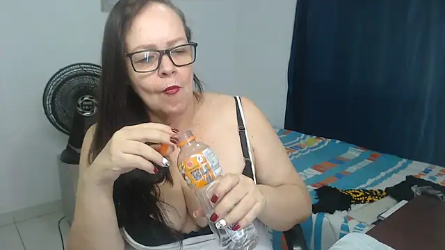 latinalili9's Live XXX Chat