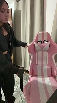PrettyAmber Adlı Modelin Canlı XXX Sohbeti