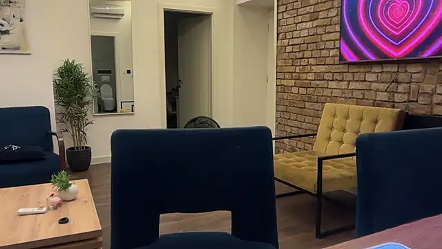 Better_Than_Your_Wifey Webcam show