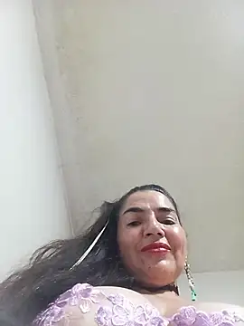 MaryRoze_ Chat XXX in diretta