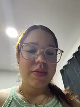 Chat +18 de Lucyklein2022 ao vivo